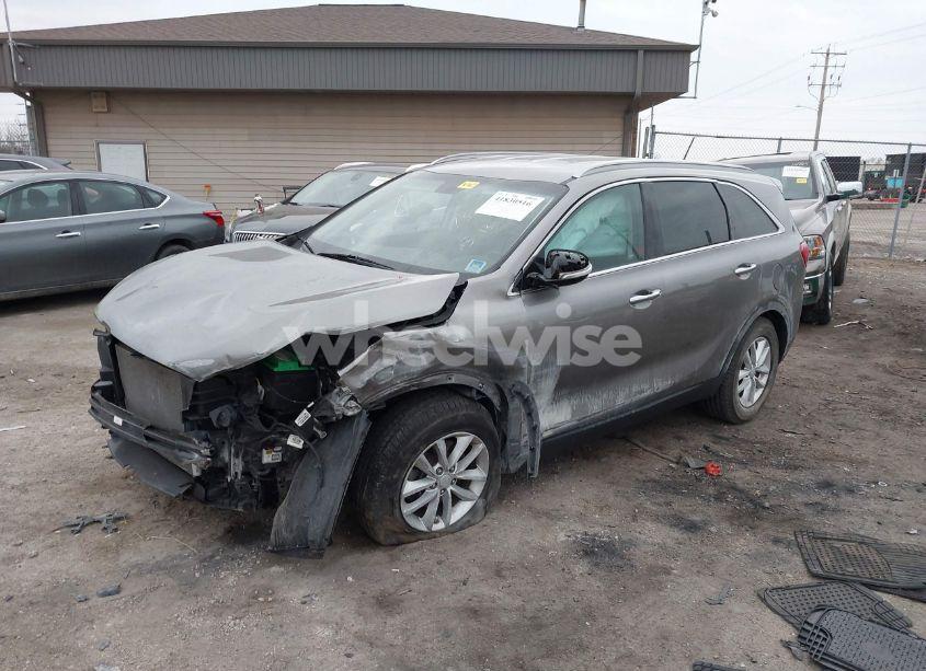 Photo 2 of 2017 Kia Sorento 3.3L LX (VIN 5XYPGDA56HG212550)