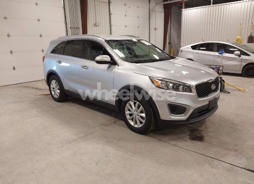 2017 Kia Sorento 3.3L LX (VIN 5XYPGDA56HG221037) main photo