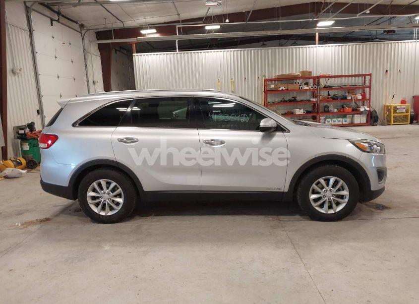Photo 13 of 2017 Kia Sorento 3.3L LX (VIN 5XYPGDA56HG221037)