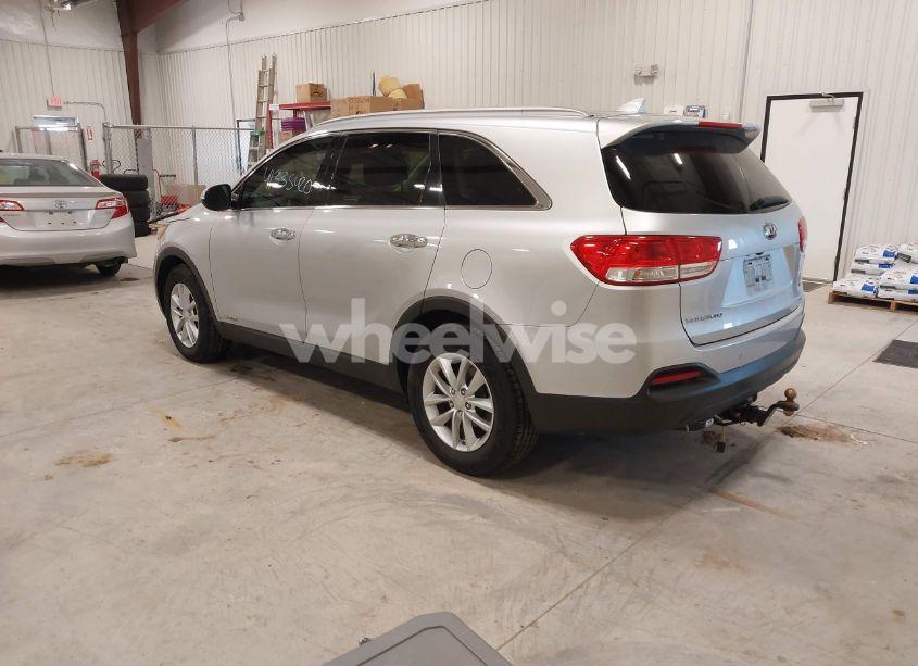 Photo 3 of 2017 Kia Sorento 3.3L LX (VIN 5XYPGDA56HG221037)