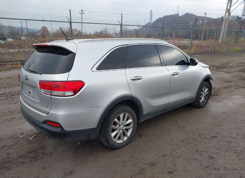 Photo 4 of 2017 Kia Sorento LX V6 (VIN 5XYPGDA56HG308002)