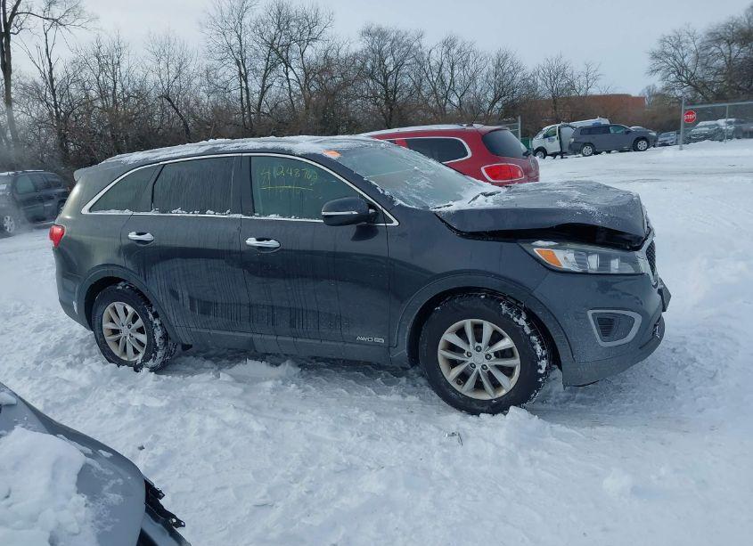 Photo 13 of 2017 Kia Sorento 3.3L LX (VIN 5XYPGDA56HG325575)
