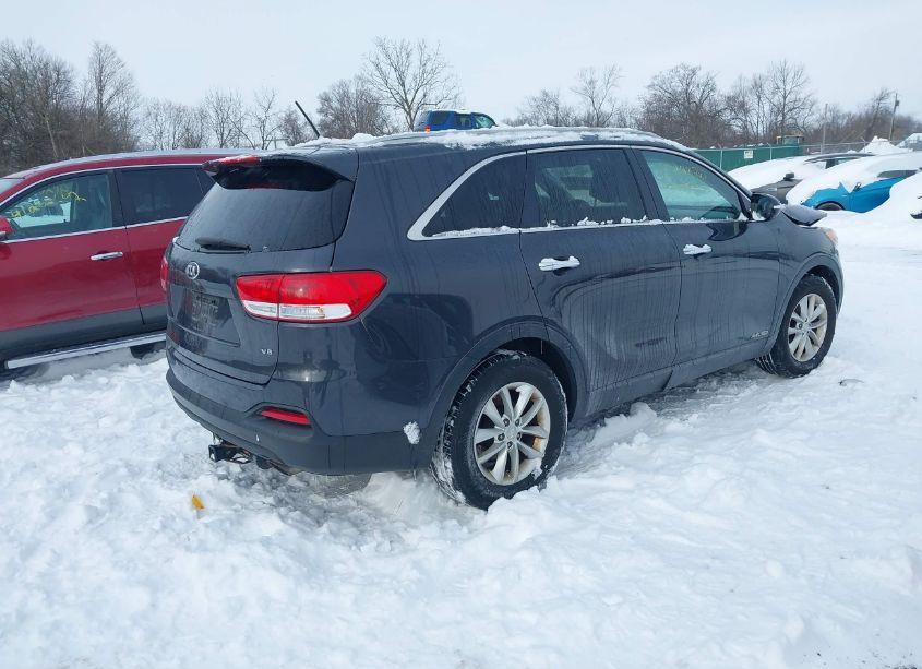 Photo 4 of 2017 Kia Sorento 3.3L LX (VIN 5XYPGDA56HG325575)