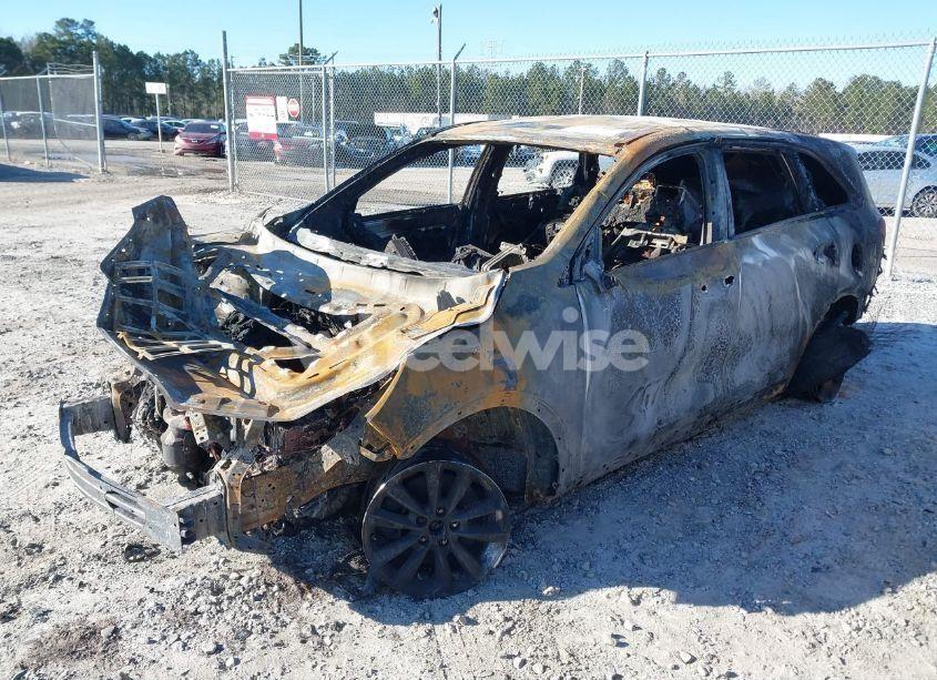 Photo 2 of 2019 Kia Sorento 3.3L LX (VIN 5XYPGDA56KG477380)