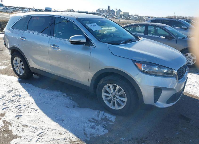 2019 Kia Sorento 3.3L LX (VIN 5XYPGDA56KG483406) main photo
