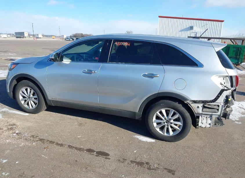 Photo 15 of 2019 Kia Sorento 3.3L LX (VIN 5XYPGDA56KG483406)