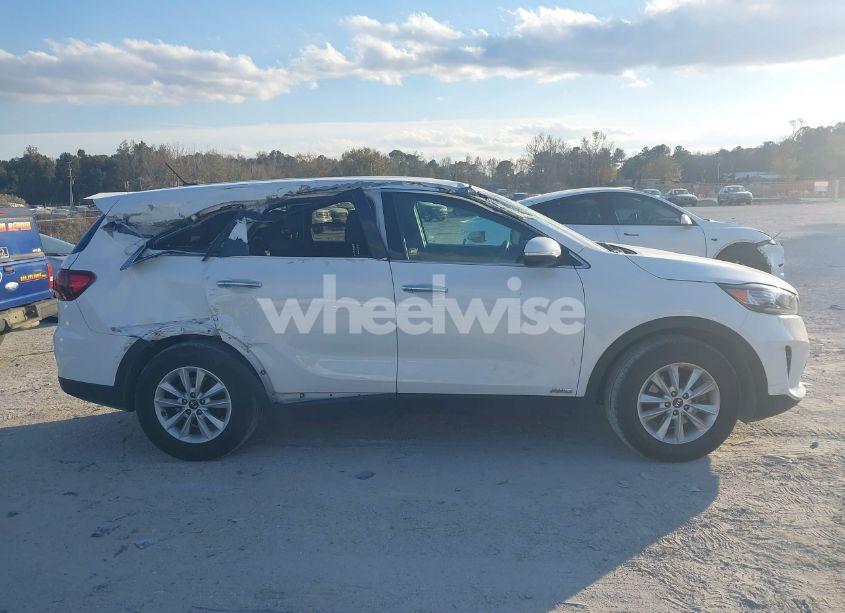 Photo 13 of 2019 Kia Sorento 3.3L LX (VIN 5XYPGDA56KG493417)