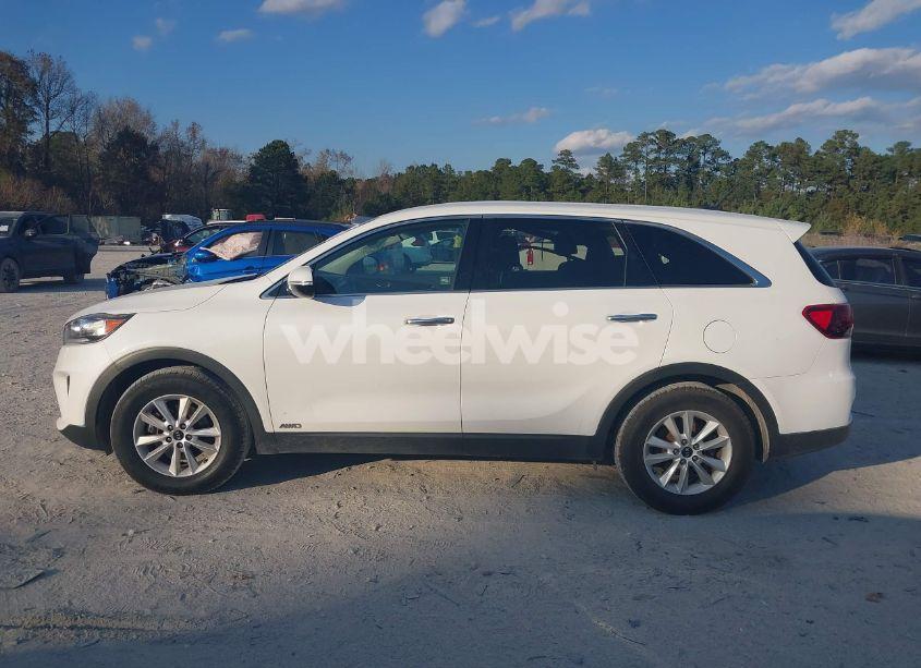 Photo 14 of 2019 Kia Sorento 3.3L LX (VIN 5XYPGDA56KG493417)