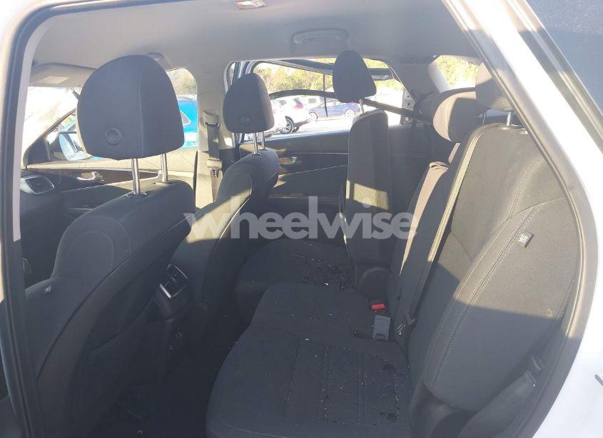 Photo 8 of 2019 Kia Sorento 3.3L LX (VIN 5XYPGDA56KG493417)