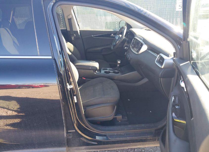 Photo 5 of 2020 Kia Sorento 3.3L LX (VIN 5XYPGDA56LG620457)