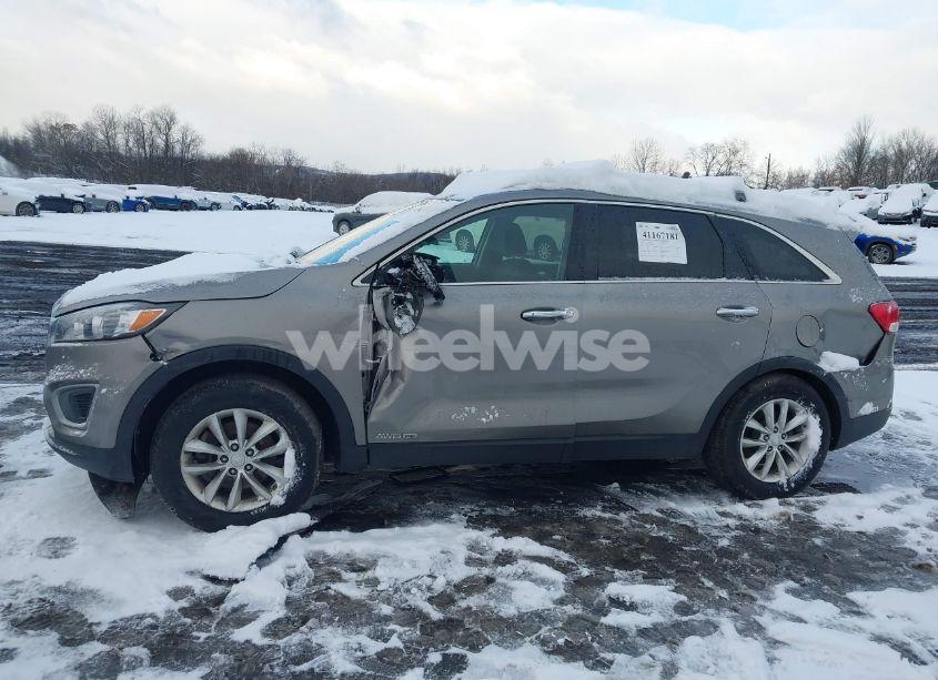 Photo 6 of 2016 Kia Sorento 3.3L LX (VIN 5XYPGDA57GG172641)