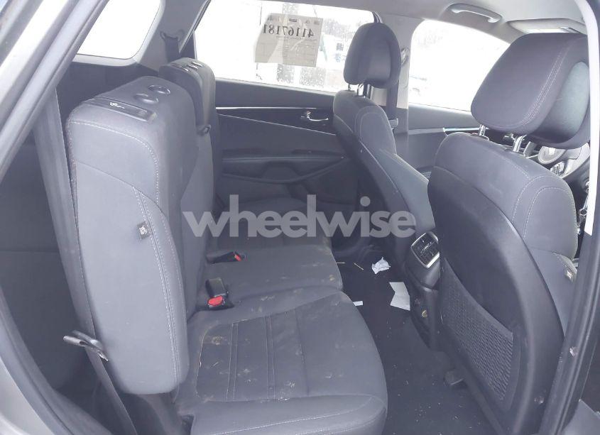 Photo 8 of 2016 Kia Sorento 3.3L LX (VIN 5XYPGDA57GG172641)