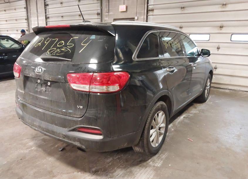 Photo 4 of 2017 Kia Sorento 3.3L LX (VIN 5XYPGDA57HG191255)