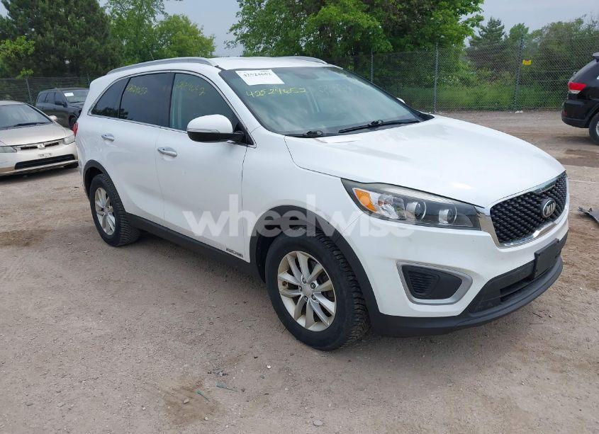2017 Kia Sorento 3.3L LX (VIN 5XYPGDA57HG216333) main photo