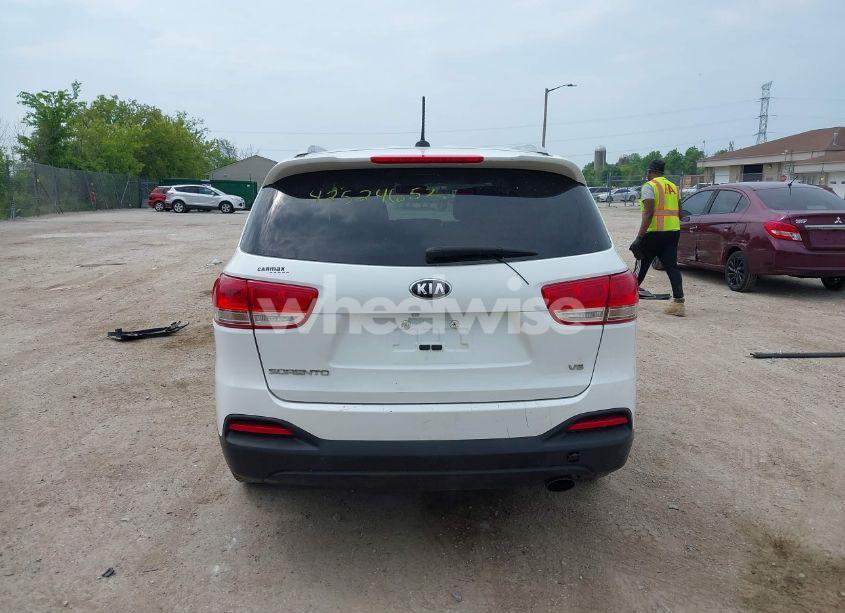 Photo 16 of 2017 Kia Sorento 3.3L LX (VIN 5XYPGDA57HG216333)