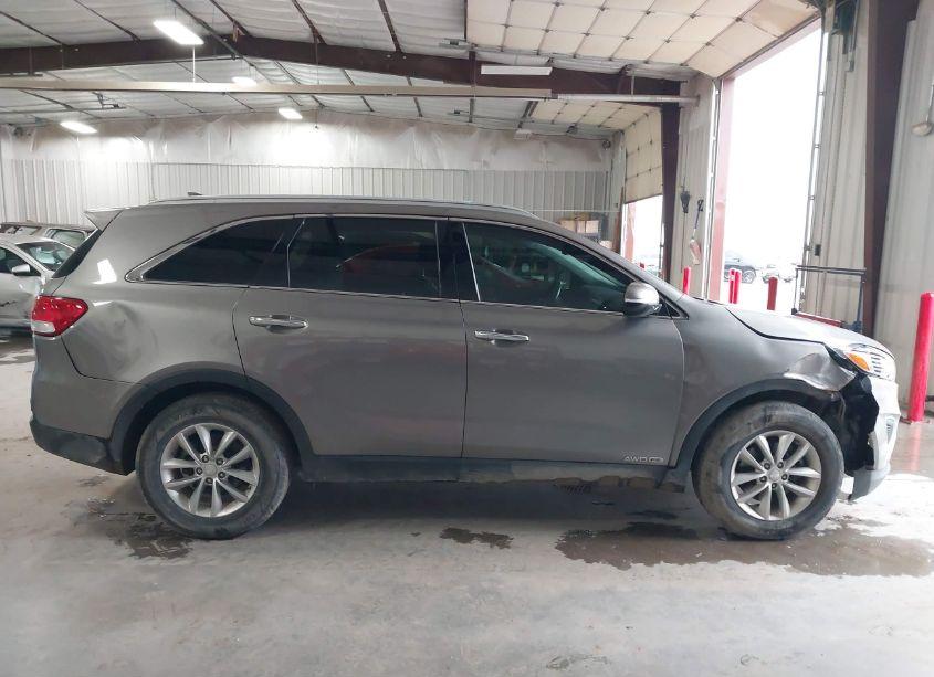 Photo 13 of 2017 Kia Sorento LX V6 (VIN 5XYPGDA57HG302497)