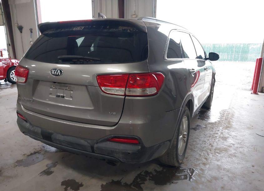 Photo 4 of 2017 Kia Sorento LX V6 (VIN 5XYPGDA57HG302497)