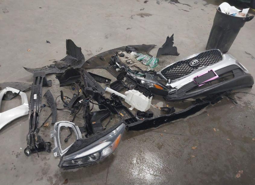 Photo 12 of 2017 Kia Sorento 3.3L LX (VIN 5XYPGDA57HG334902)