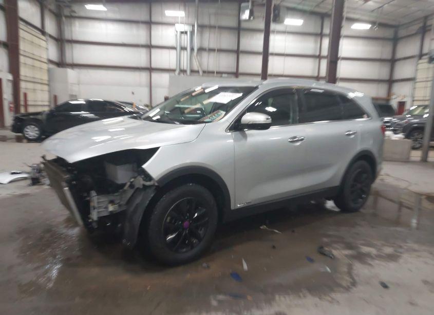 Photo 2 of 2017 Kia Sorento 3.3L LX (VIN 5XYPGDA57HG334902)