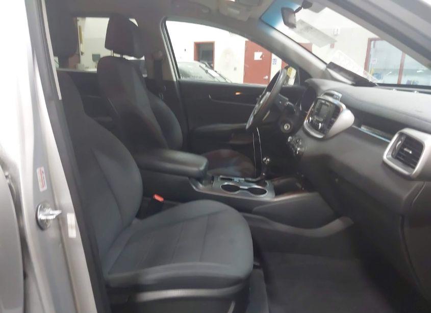 Photo 5 of 2017 Kia Sorento 3.3L LX (VIN 5XYPGDA57HG334902)