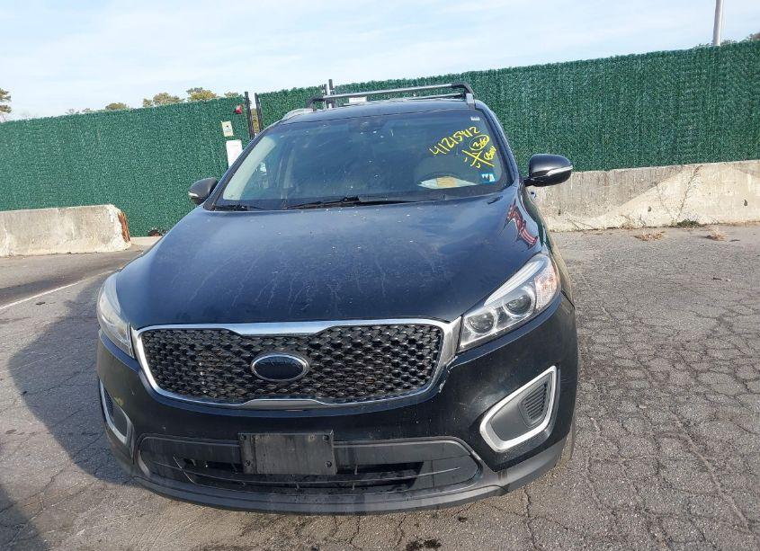 Photo 6 of 2018 Kia Sorento 3.3L LX (VIN 5XYPGDA57JG365041)