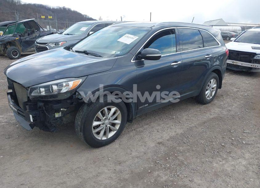 Photo 2 of 2018 Kia Sorento 3.3L LX (VIN 5XYPGDA57JG368022)