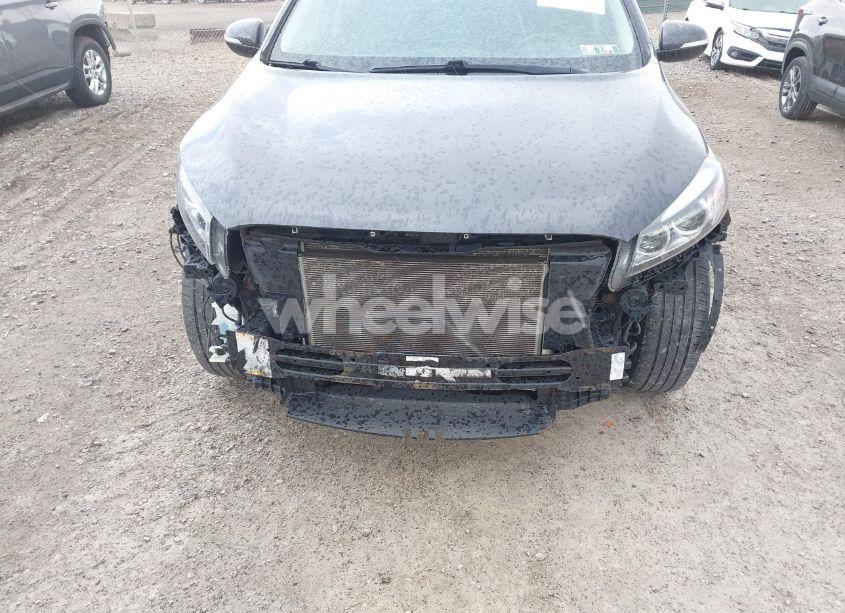 Photo 6 of 2018 Kia Sorento 3.3L LX (VIN 5XYPGDA57JG368022)