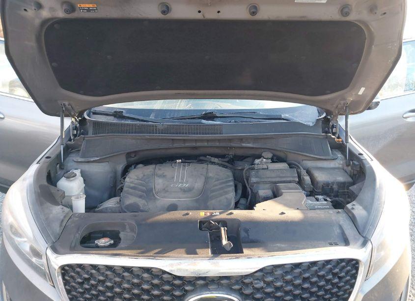 Photo 10 of 2018 Kia Sorento 3.3L LX (VIN 5XYPGDA57JG422869)