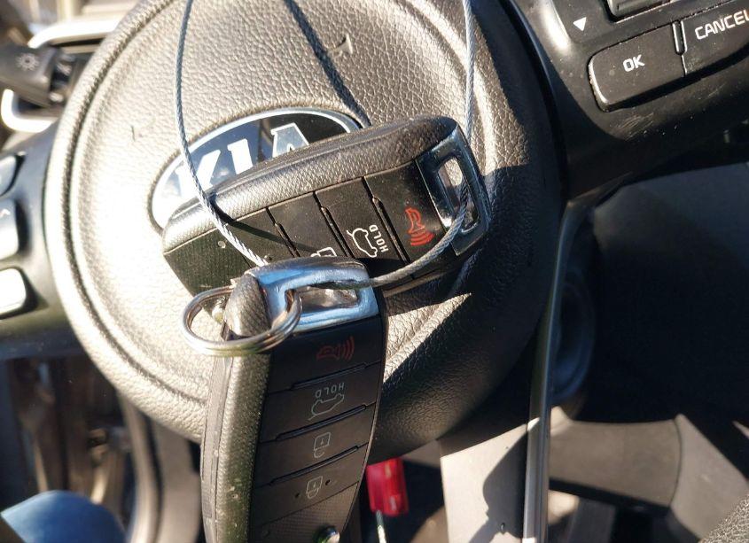 Photo 11 of 2018 Kia Sorento 3.3L LX (VIN 5XYPGDA57JG422869)