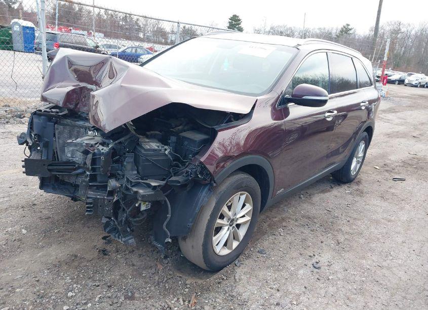 Photo 2 of 2019 Kia Sorento 3.3L LX (VIN 5XYPGDA57KG450768)