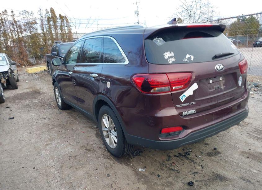 Photo 3 of 2019 Kia Sorento 3.3L LX (VIN 5XYPGDA57KG450768)