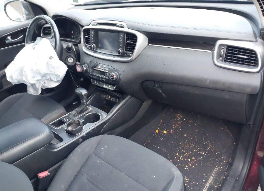 Photo 5 of 2019 Kia Sorento 3.3L LX (VIN 5XYPGDA57KG450768)