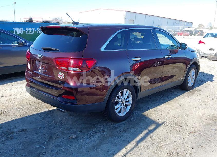 Photo 4 of 2019 Kia Sorento 3.3L LX (VIN 5XYPGDA57KG485357)