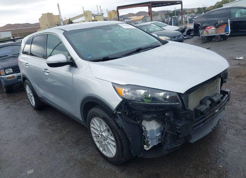 2019 Kia Sorento 3.3L LX (VIN 5XYPGDA57KG570814) main photo