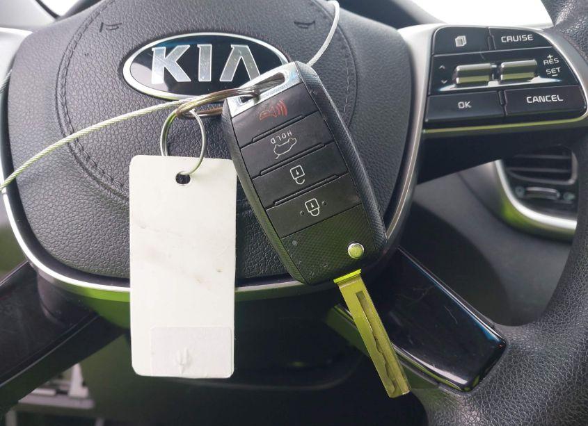 Photo 11 of 2019 Kia Sorento 3.3L LX (VIN 5XYPGDA57KG570814)