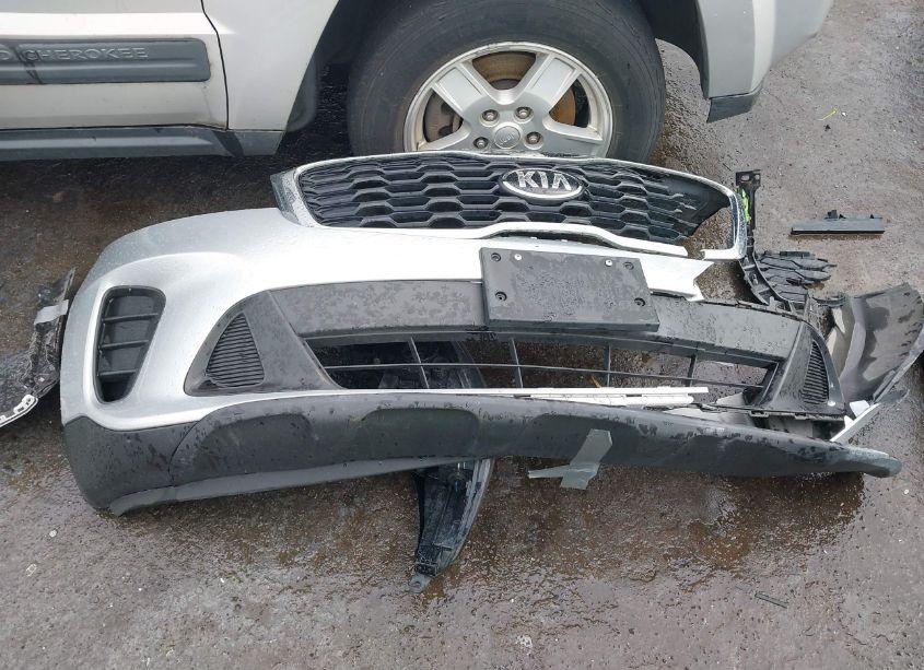 Photo 12 of 2019 Kia Sorento 3.3L LX (VIN 5XYPGDA57KG570814)