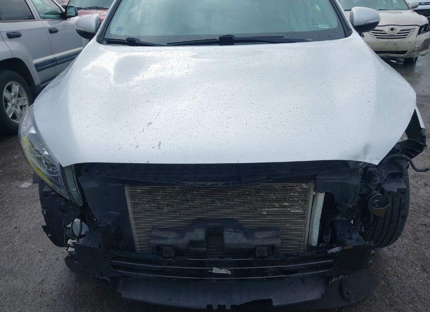 Photo 6 of 2019 Kia Sorento 3.3L LX (VIN 5XYPGDA57KG570814)