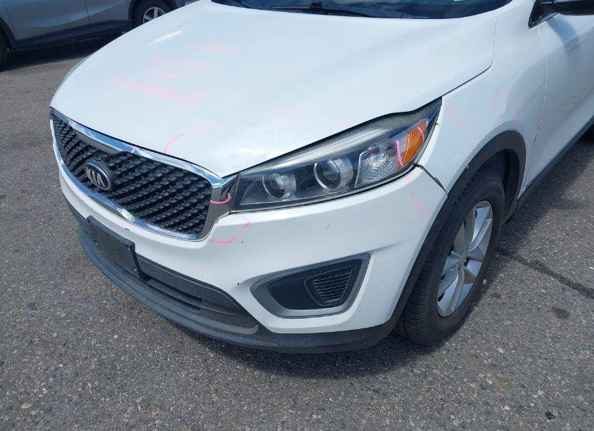 Photo 6 of 2016 Kia Sorento LX/L (VIN 5XYPGDA58GG033103)