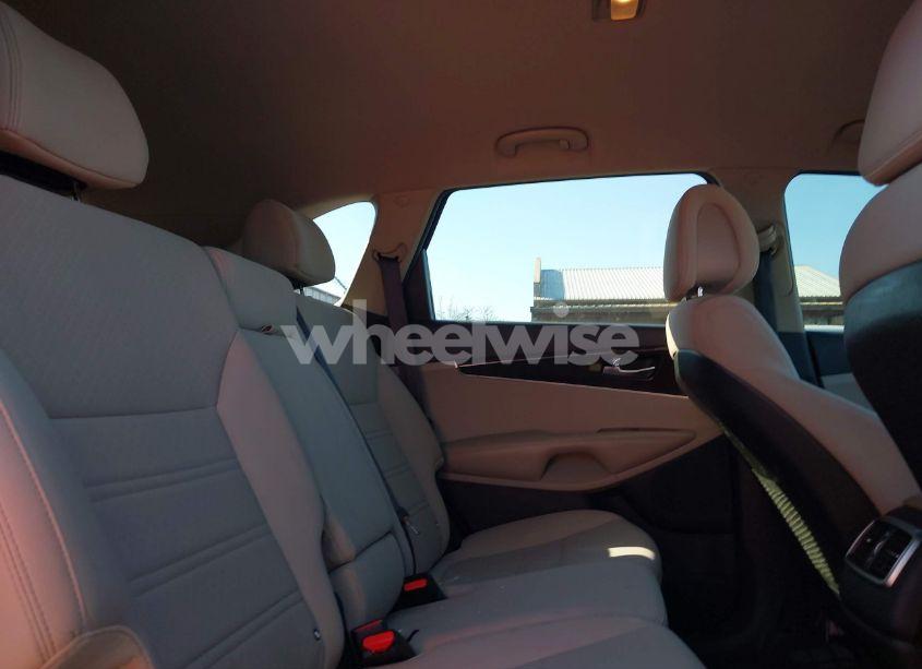 Photo 8 of 2016 Kia Sorento 3.3L LX (VIN 5XYPGDA58GG137610)