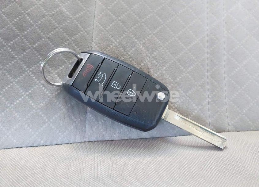 Photo 11 of 2017 Kia Sorento 3.3L LX (VIN 5XYPGDA58HG227907)