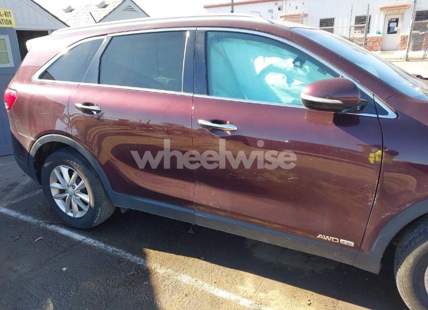 Photo 14 of 2017 Kia Sorento 3.3L LX (VIN 5XYPGDA58HG227907)