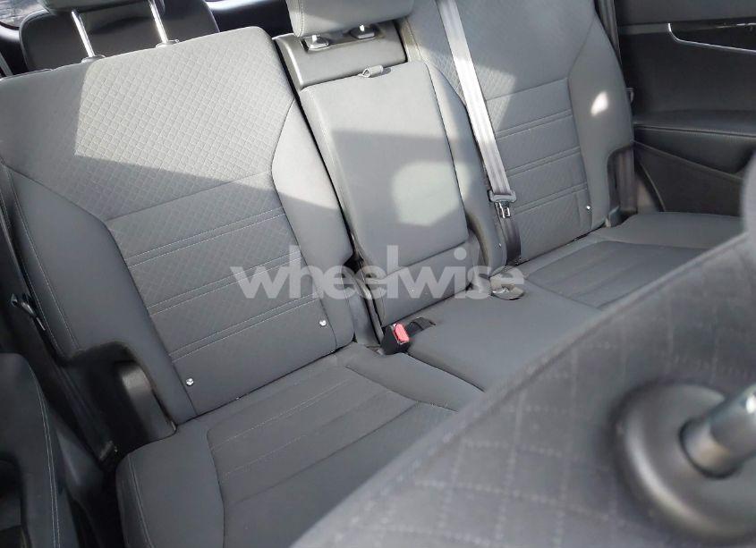 Photo 8 of 2017 Kia Sorento LX V6 (VIN 5XYPGDA58HG252919)