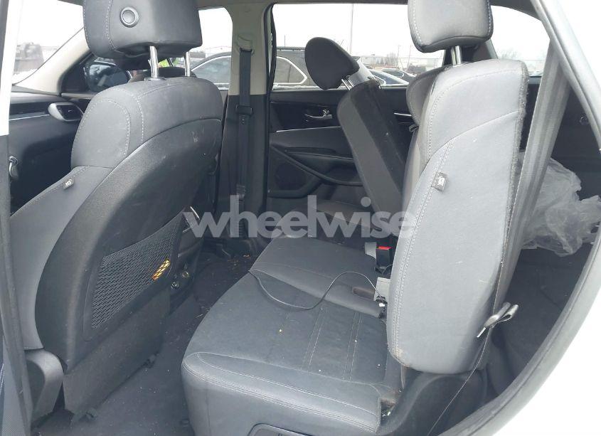 Photo 8 of 2017 Kia Sorento 3.3L LX (VIN 5XYPGDA58HG288240)