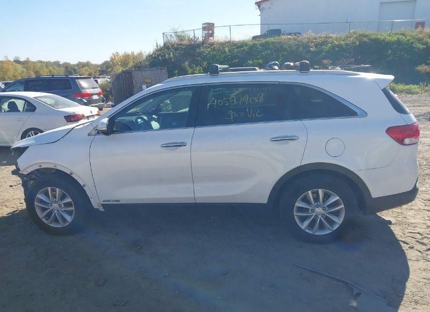 Photo 15 of 2018 Kia Sorento 3.3L LX (VIN 5XYPGDA58JG340665)