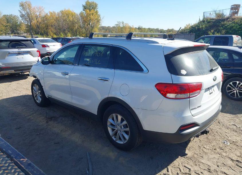 Photo 3 of 2018 Kia Sorento 3.3L LX (VIN 5XYPGDA58JG340665)