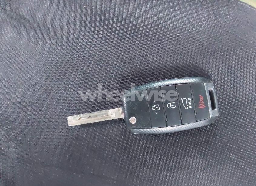 Photo 11 of 2019 Kia Sorento 3.3L LX (VIN 5XYPGDA58KG441545)