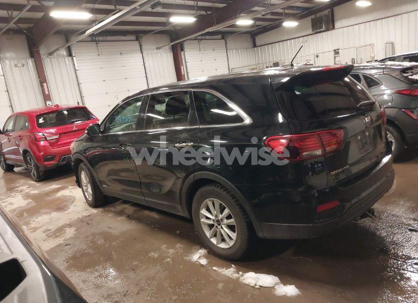 Photo 14 of 2019 Kia Sorento 3.3L LX (VIN 5XYPGDA58KG441545)