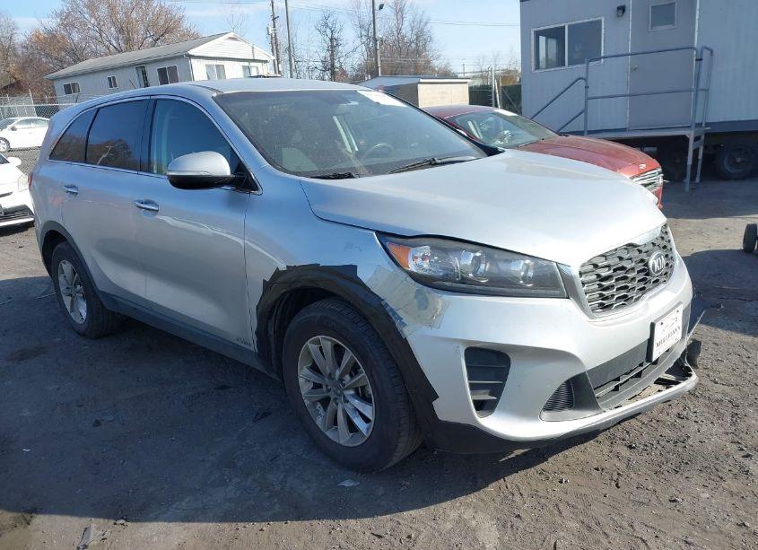 2019 Kia Sorento 3.3L LX (VIN 5XYPGDA58KG445630) main photo