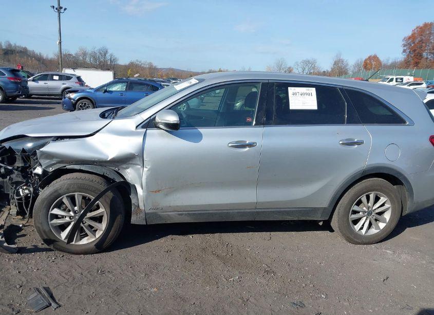 Photo 14 of 2019 Kia Sorento 3.3L LX (VIN 5XYPGDA58KG445630)