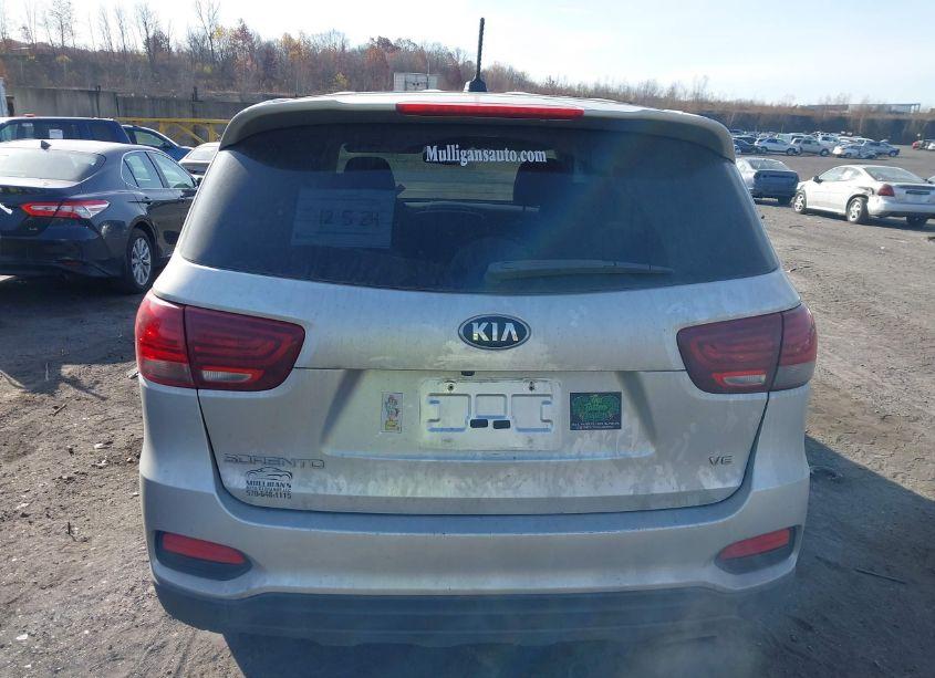 Photo 16 of 2019 Kia Sorento 3.3L LX (VIN 5XYPGDA58KG445630)